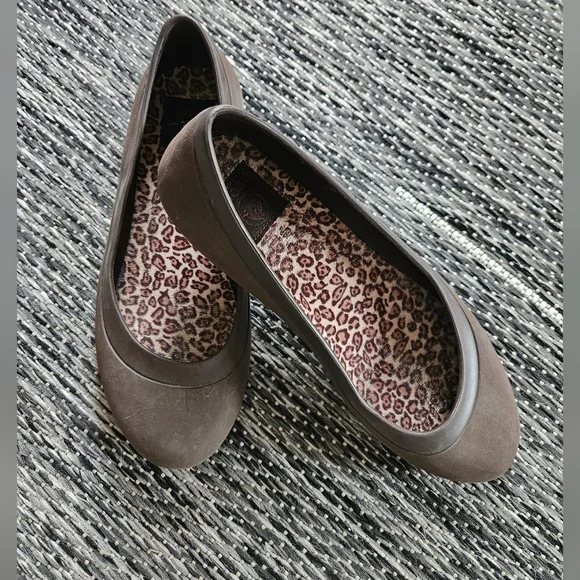 Crocs Women's Mammoth Leopard Lined Ballet Flats (Size 9W) - Picture 2 of 5